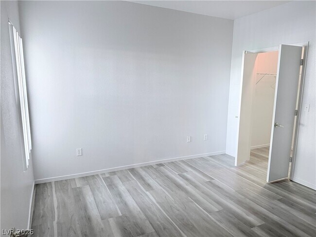 Building Photo - 7255 W Sunset Rd