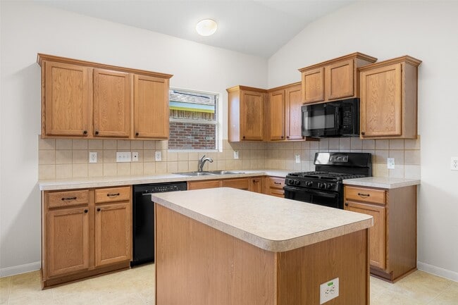 Building Photo - 7510 Summer Dale Dr