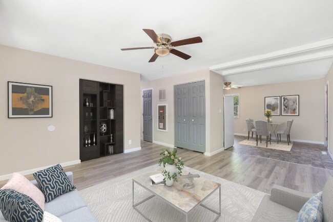 Foto del edificio - 1426 Holly Hill Dr