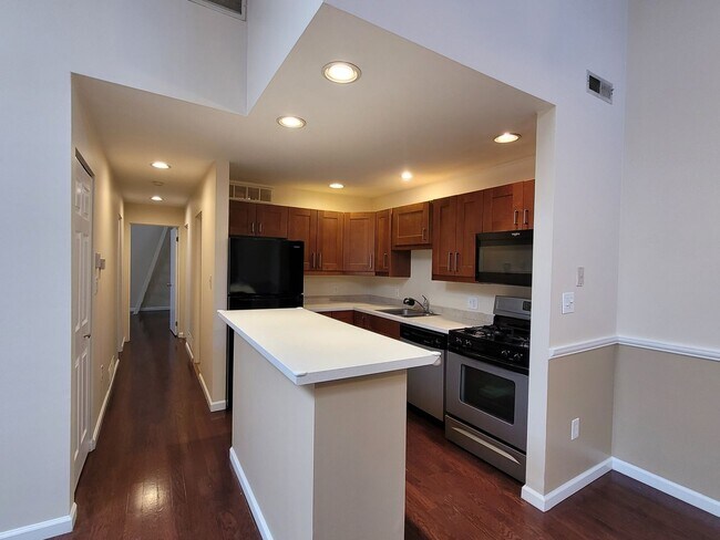 Foto del edificio - 2 Bedroom Condo - Robinson area