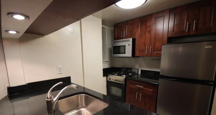 Primary Photo - 32 Grove St