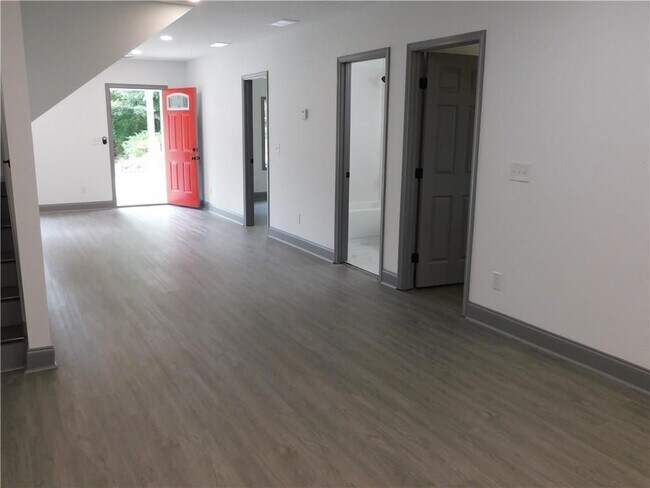 Foto del edificio - 221 Stafford St NW