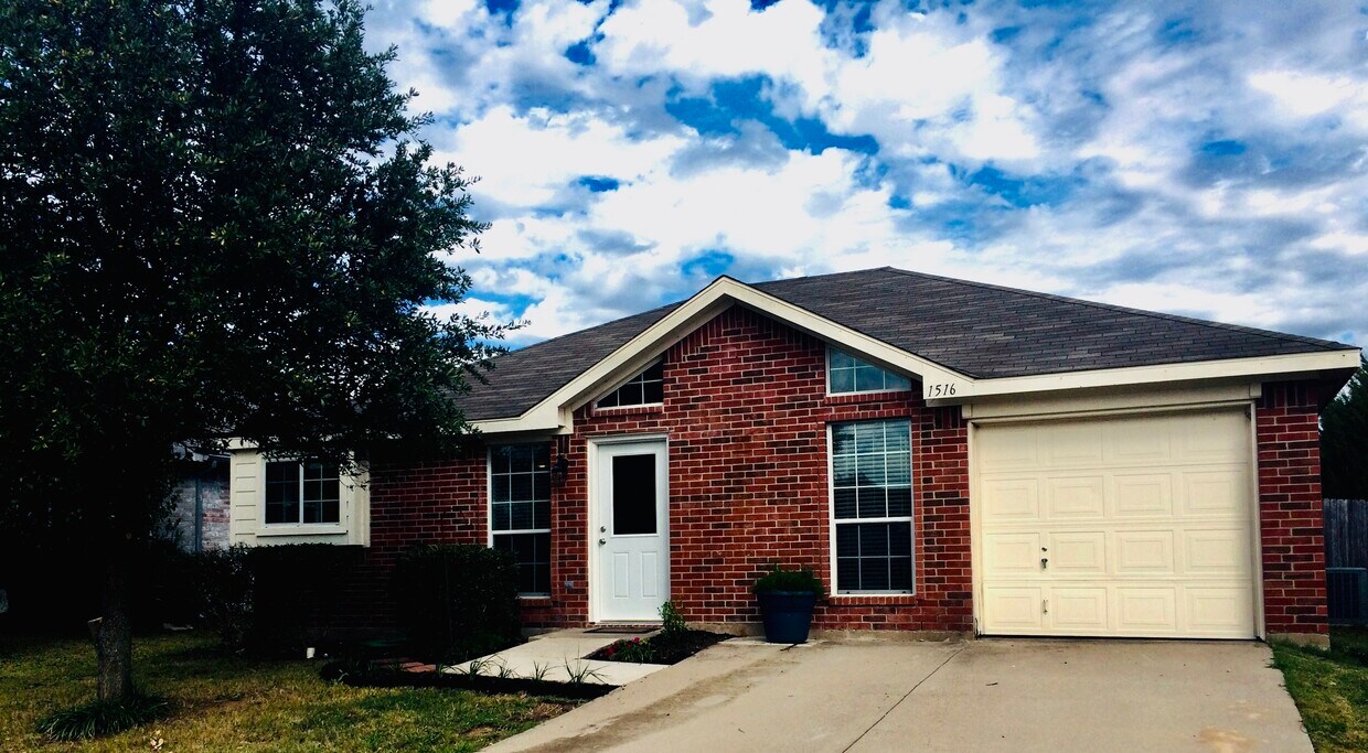 Primary Photo - 1516 Kelly Ln