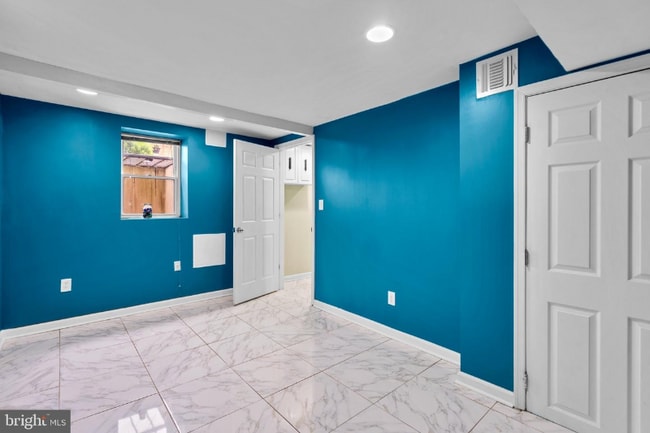 Photo - 342 Nicholson St NE House