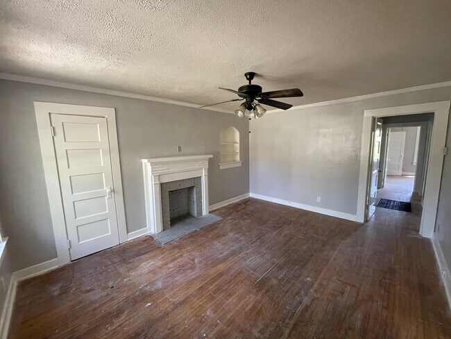 Building Photo - 1404 Virginia St