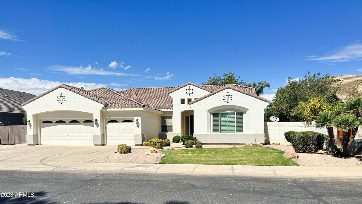 Foto principal - 714 E Hampton Ct