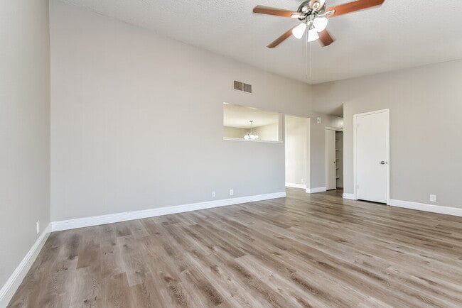 Building Photo - 3944 Grapefruit Cir