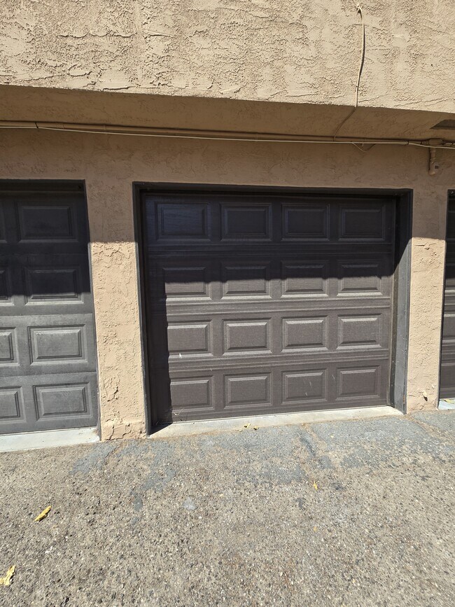 Foto del edificio - 300 Brookside Ln