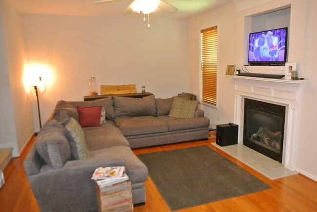 Photo - 2108 Summit Dr House