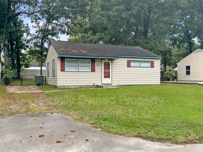 Photo - 5805 Chaucer Dr House