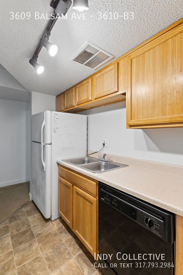Foto del edificio - Move in Special: $300 off First Month's Rent!