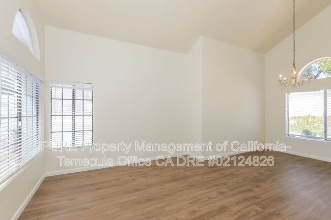 Building Photo - 39625 Almansa Ct