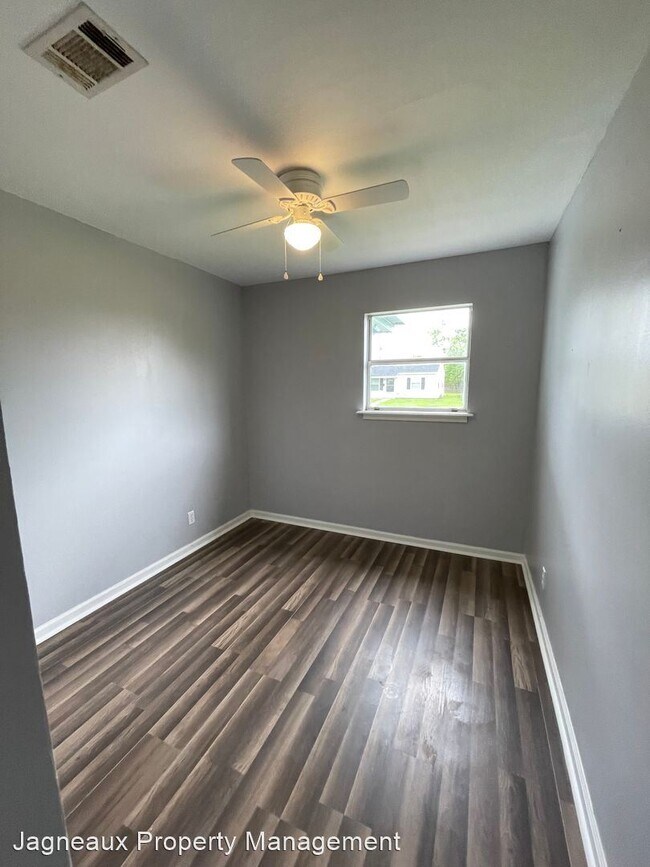 Building Photo - 3 br, 1 bath House - 1900 9th Ave