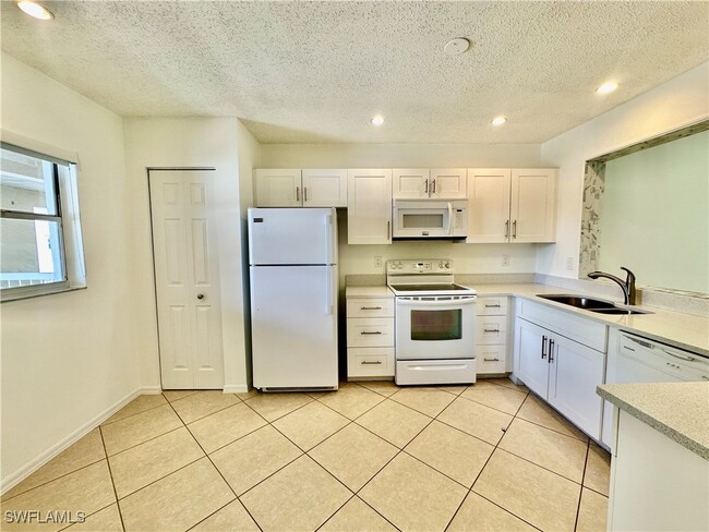 Foto del edificio - 709 Landover Cir