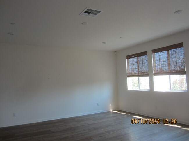Building Photo - Luxury Townhome in Moreno Valley