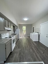 Building Photo - 905 North St