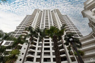 Building Photo - 700 W Harbor Dr