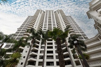 Building Photo - 700 W Harbor Dr