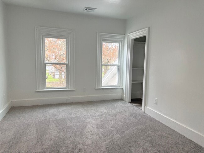 Building Photo - 1701 E Ganson St