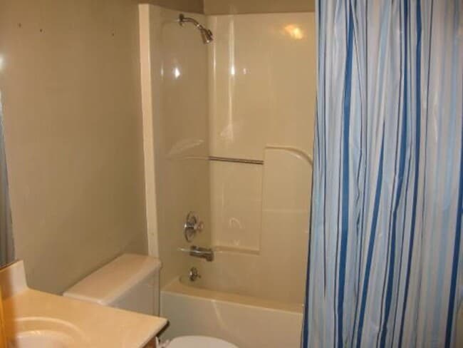 Foto del edificio - Great All Brick Lovely Home-Rent To Own!