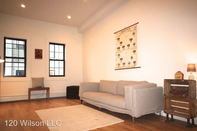 Foto del edificio - 120 Wilson Ave
