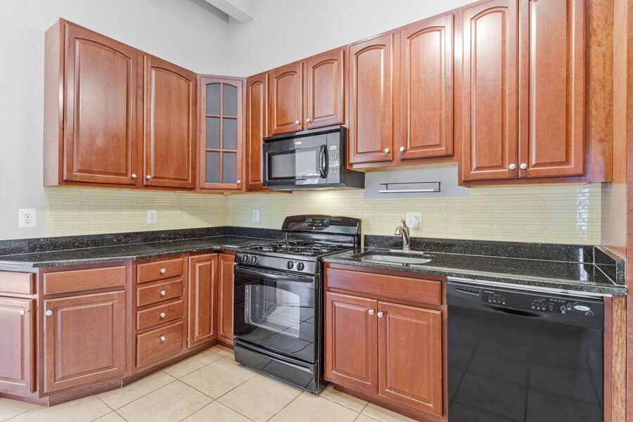 Photo - 901 R St NW-2B