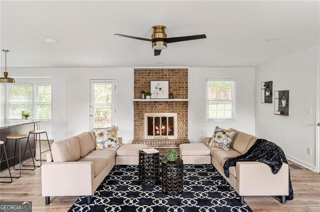 Foto del edificio - 2866 Red Pine Ct NW