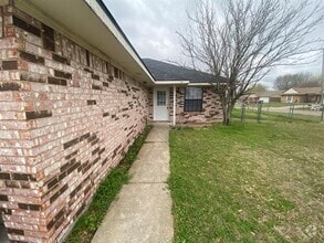 Building Photo - 5415 Brookhollow Dr