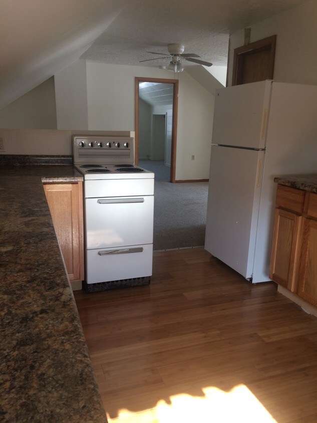 Primary Photo - 1028 Bement St