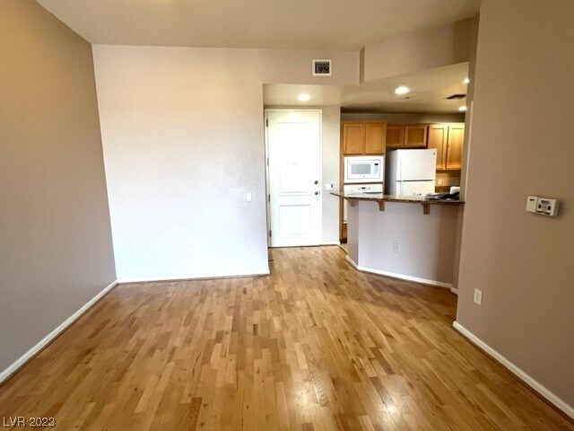 Building Photo - 23 E Agate Ave