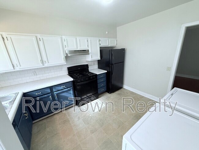 Photo - 3560 Poplar Ave House