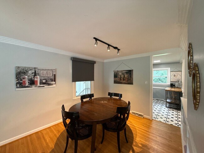 Building Photo - T.R. Lawing Realty Property