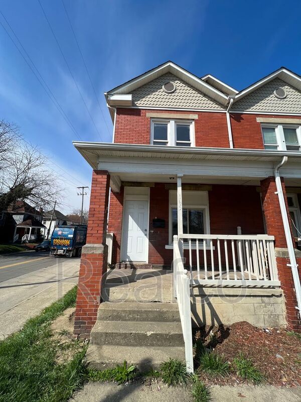 Building Photo - 165 S Princeton Ave