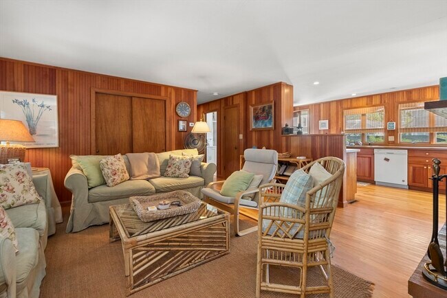 Foto del edificio - 11 Sleepy Hollow Rd