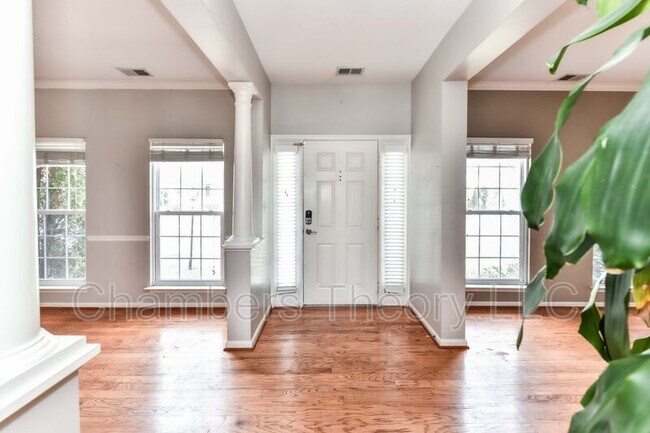 Foto del edificio - 43343 Fullerton St