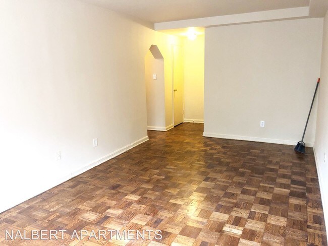 Building Photo - 1315-1319 Fort Myer Dr
