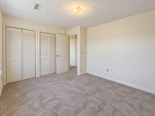 Foto del edificio - 1221 Harmony Dr