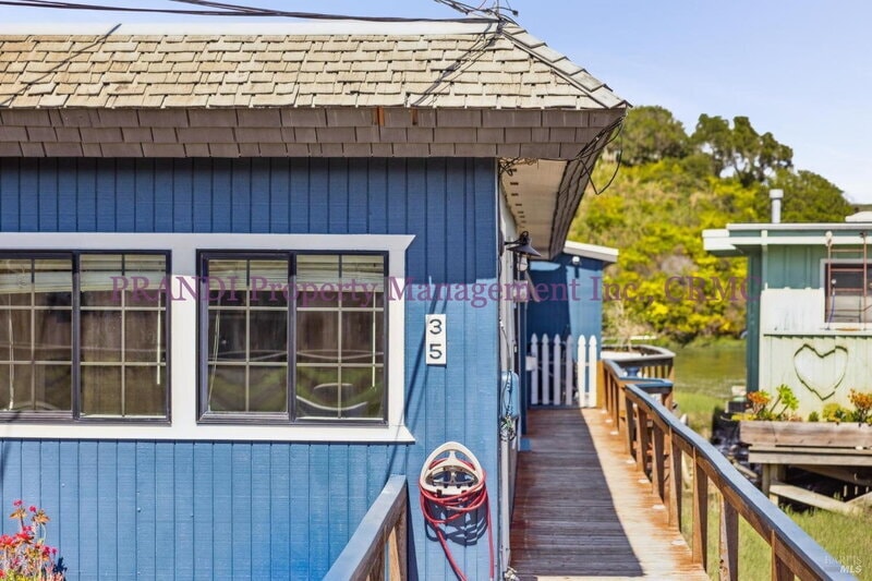 Primary Photo - 35 Greenbrae Boardwalk