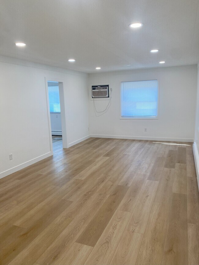 Foto del edificio - 2800 White Bear Ave