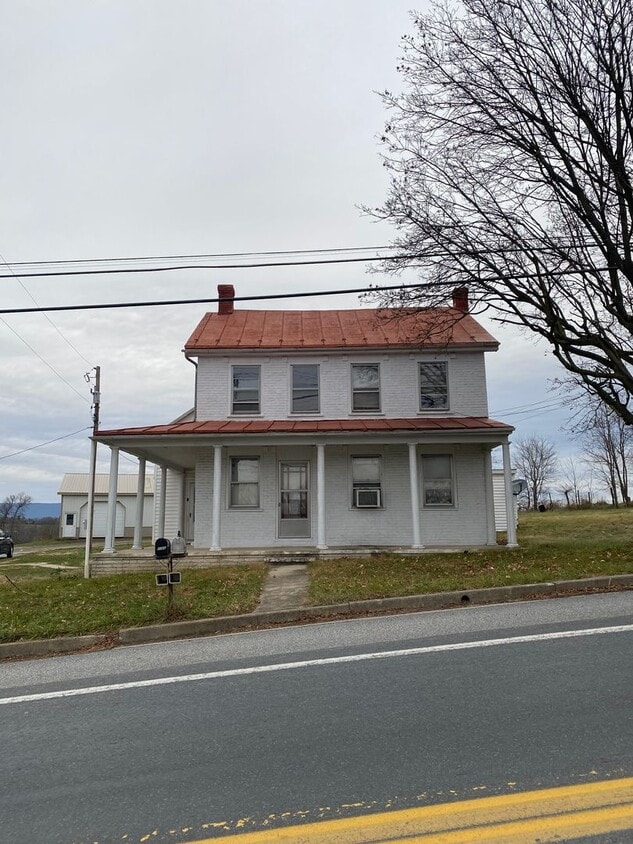 Building Photo - 4357 Roxbury Rd