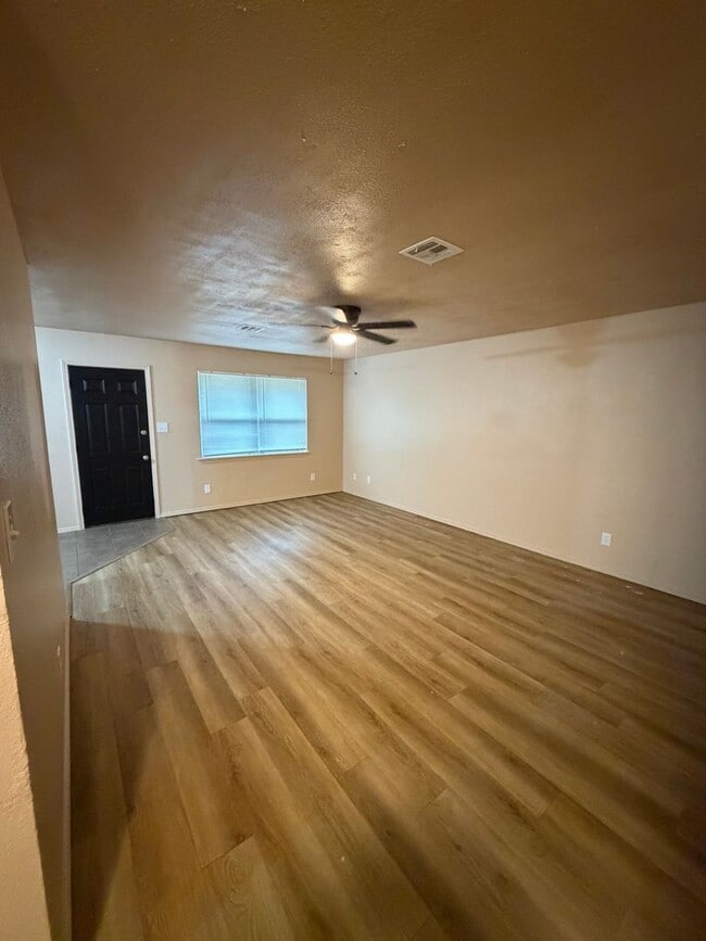 Building Photo - 2128 E Meandering Way