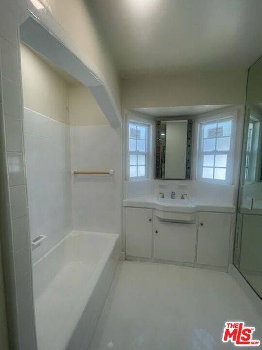 Foto del edificio - 9029 Wildwood Ave