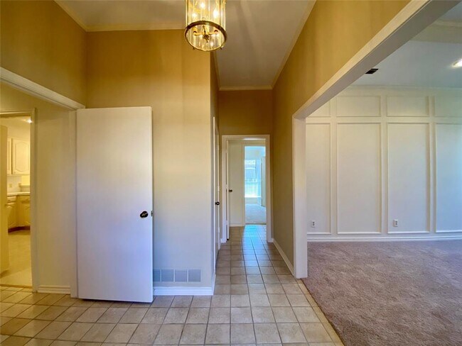 Building Photo - 2200 Promontory Point
