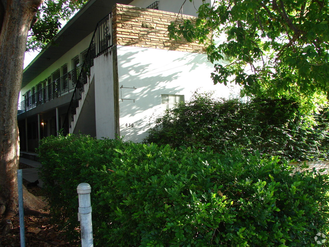 Building Photo - 430 NE 38th St