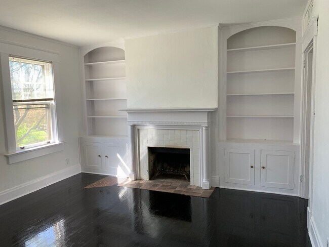 Building Photo - 3736 Whitland Ave