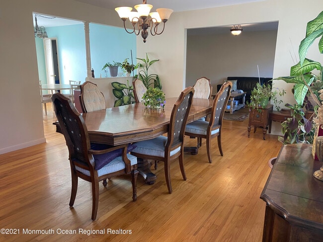 Building Photo - 340 E Rd