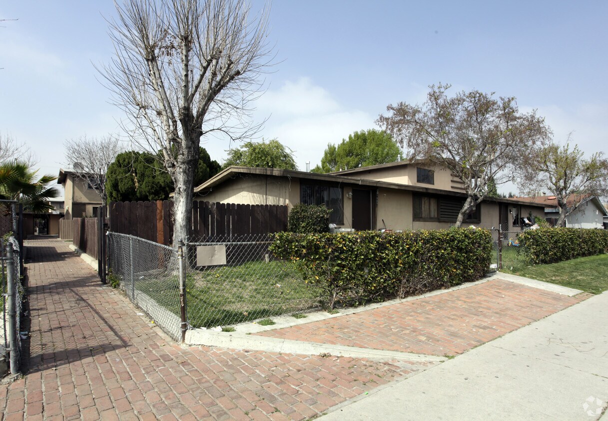 Primary Photo - San Cristobal Apartments