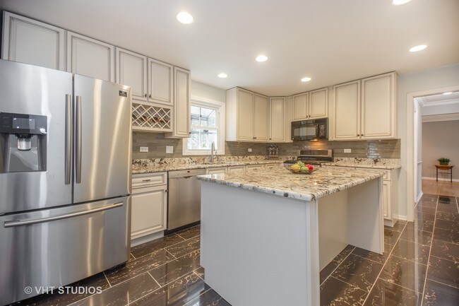 Building Photo - 1692 Longvalley Dr
