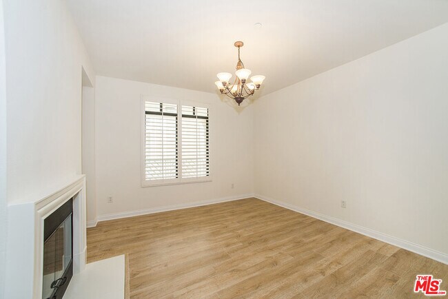 Foto del edificio - 5625 Crescent Park W
