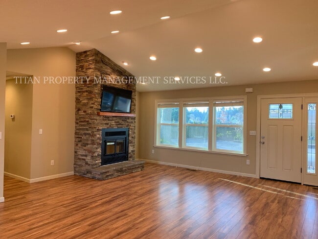 Building Photo - Stunning Ranch-Style Home in Up-and-Coming Hillsboro